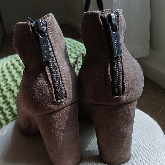 Unisa Brown Lace-Up Heels with Medium Height - Picture 3 of 6